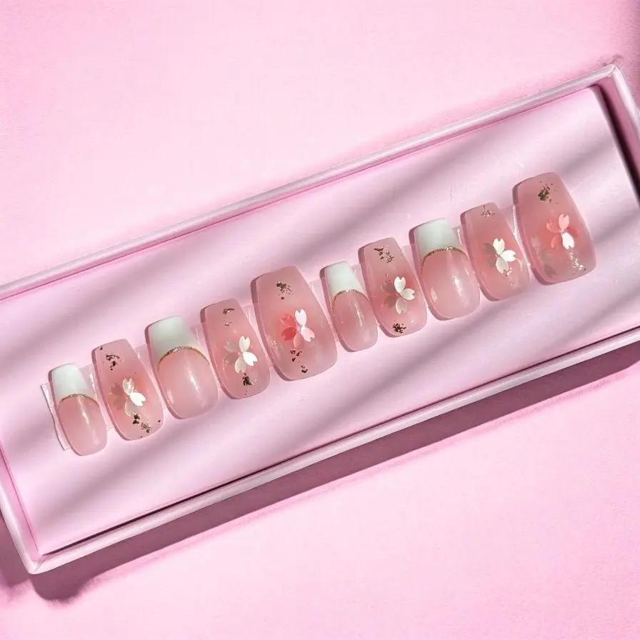 Chetty Blossom with french style - Nails kim