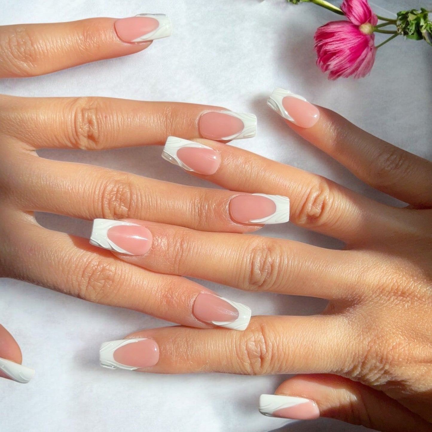 3D White French Tip - Nails kim